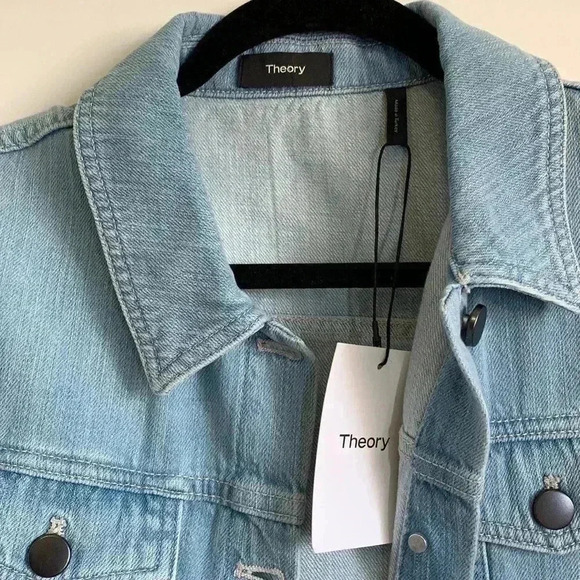 ⭐️HOST PICK⭐️ BNWT Theory Declyn denim jacket size M - Picture 3 of 4